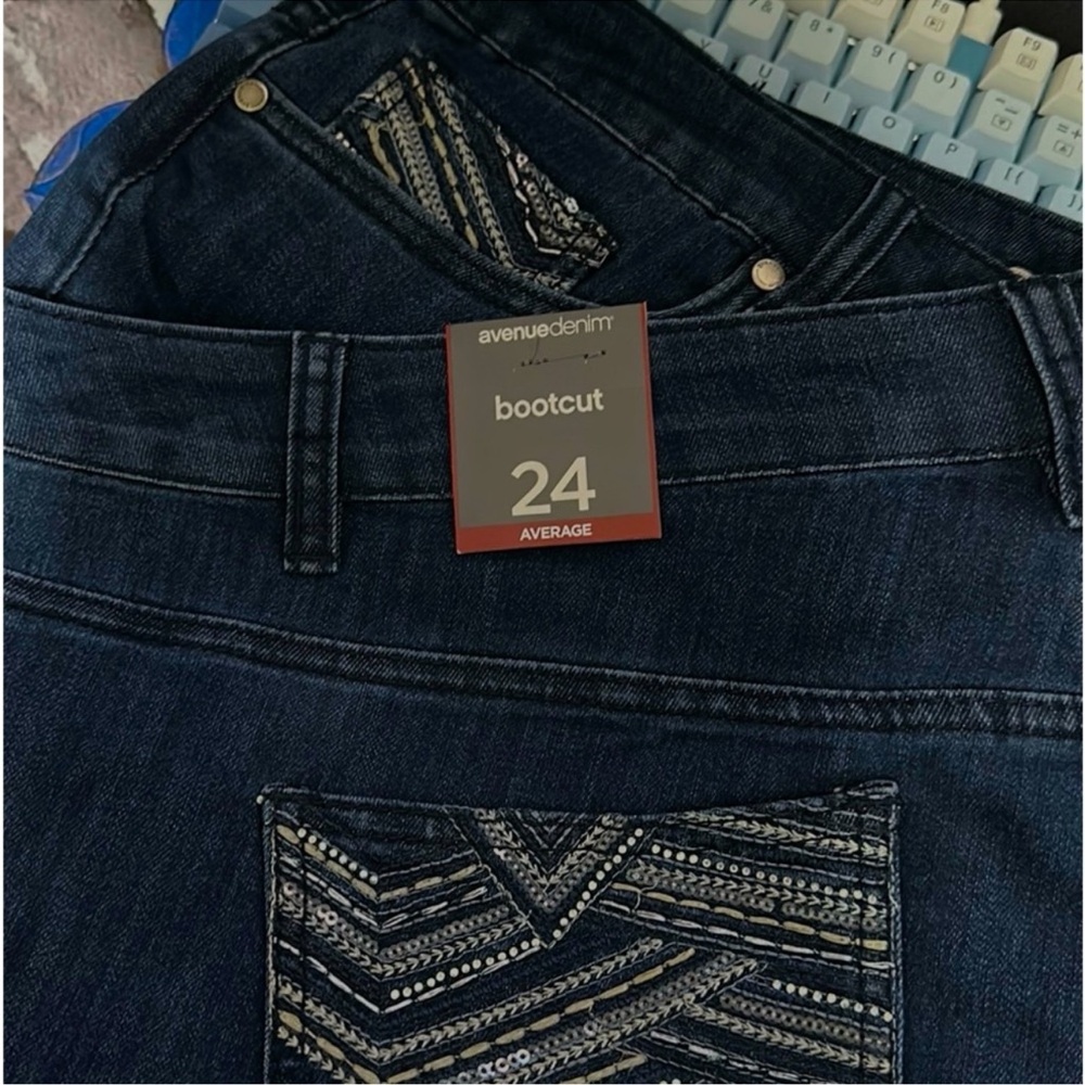 NWT 24W Women’s Avenue Stretch Bootcut Jeans 24 Average Boot Cut